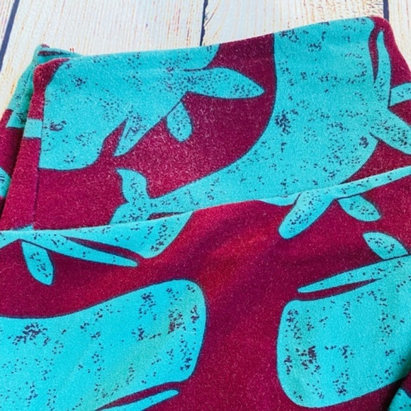 LuLaRoe Whale 🐳 leggings - Picture 4 of 6